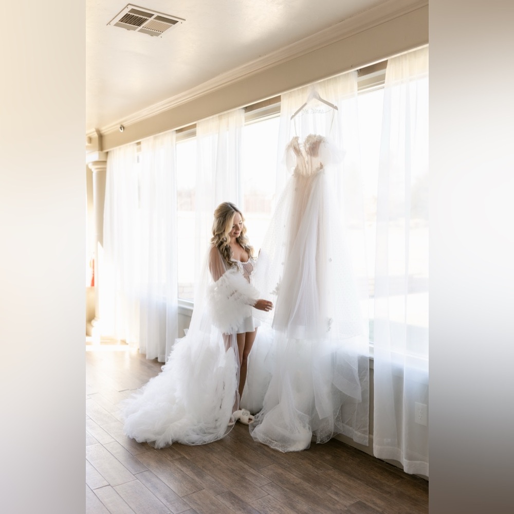 VOIR Victoria Robe - Picture 5 of 14